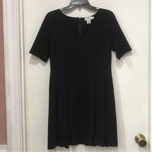Vineyard Vine black short sleeve dress